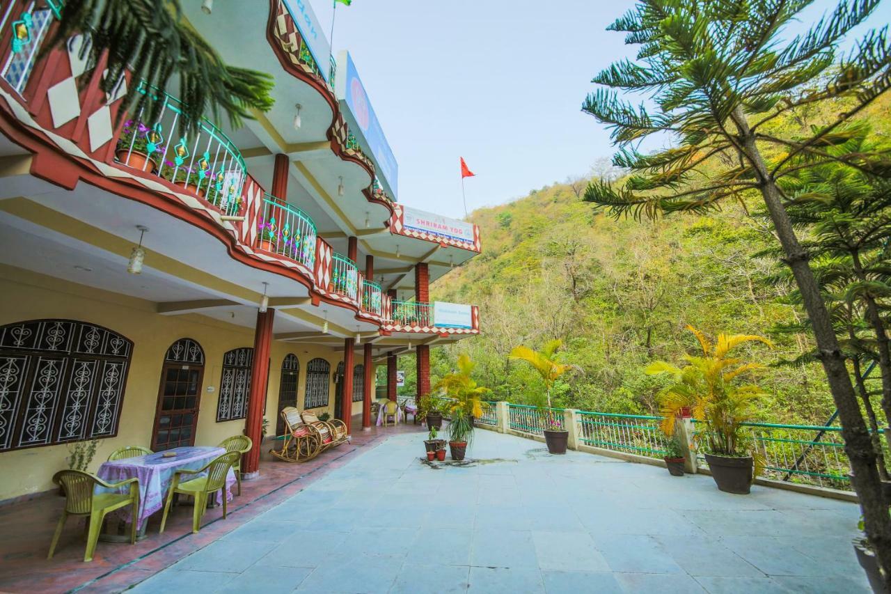 Отель Rishikesh Sadan A Yoga & Spritual Retreat Tapovan Экстерьер фото