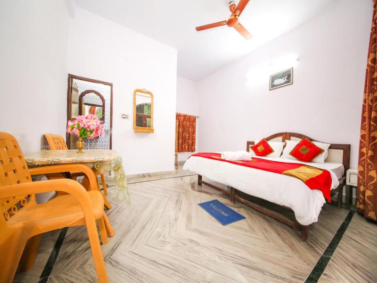 Отель Rishikesh Sadan A Yoga & Spritual Retreat Tapovan Экстерьер фото